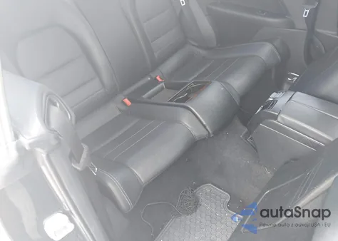 2010 Mercedes-Benz E 550 from USA, damaged, VIN WDDKJ7CB6AF050403